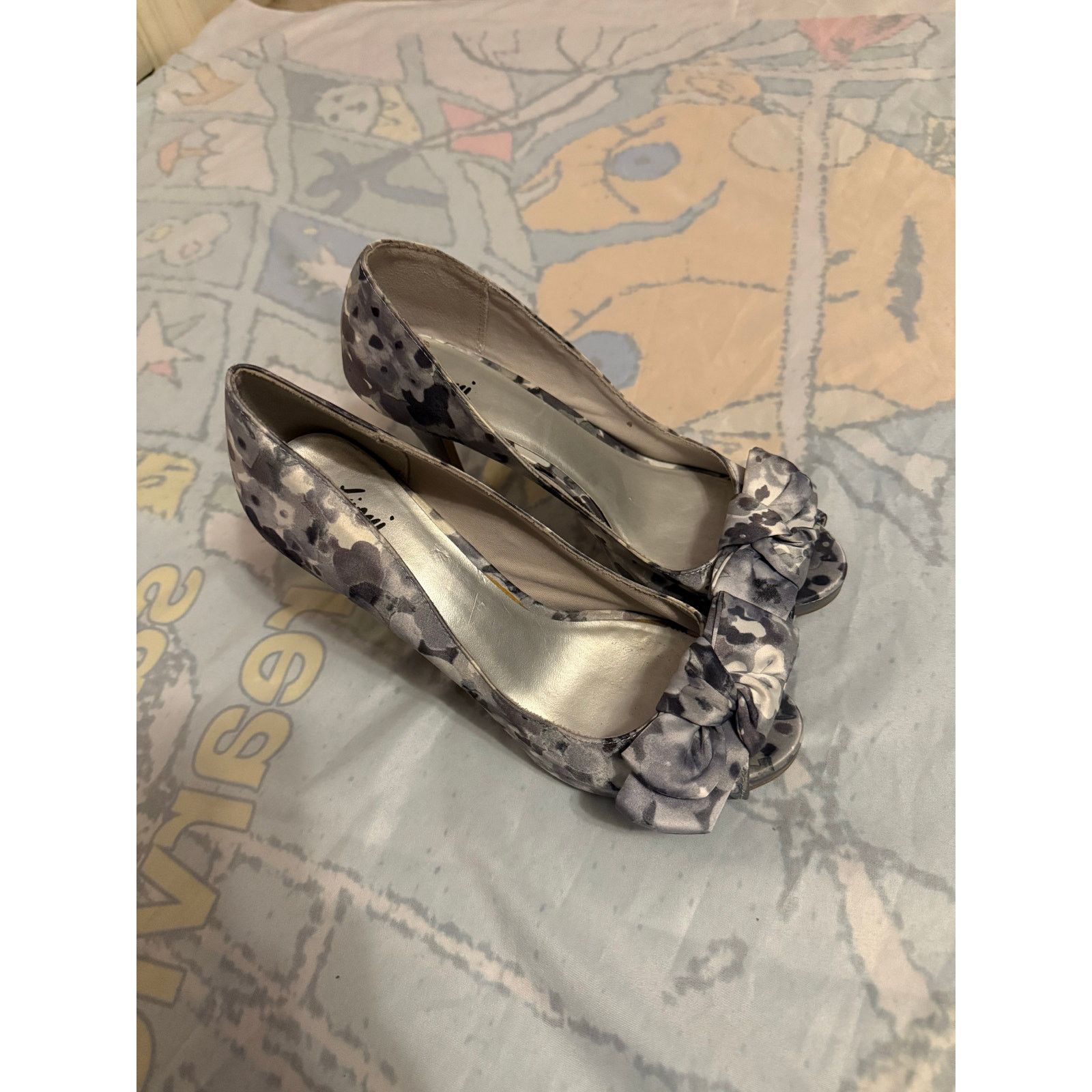 Other Fioni Multicolored Gray Heels - Stylish & Unique! Size US 9.5 / IT 39.5 - 1 Thumbnail