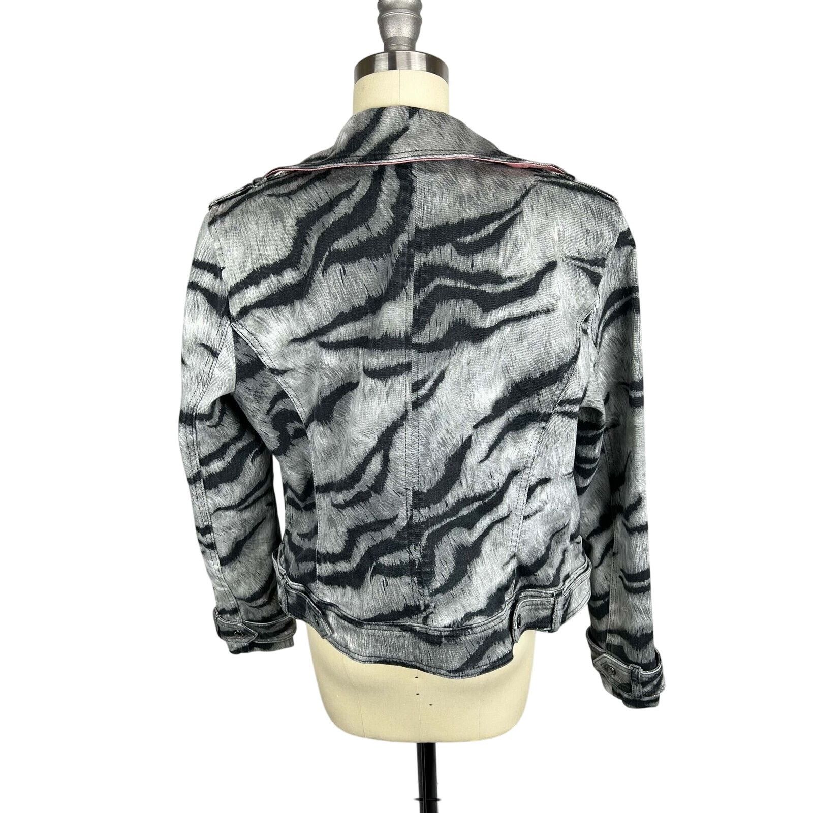 White House Black Market White House Black Market denim moto jacks the sz 6 Size M / US 6-8 / IT 42-44 - 3 Thumbnail