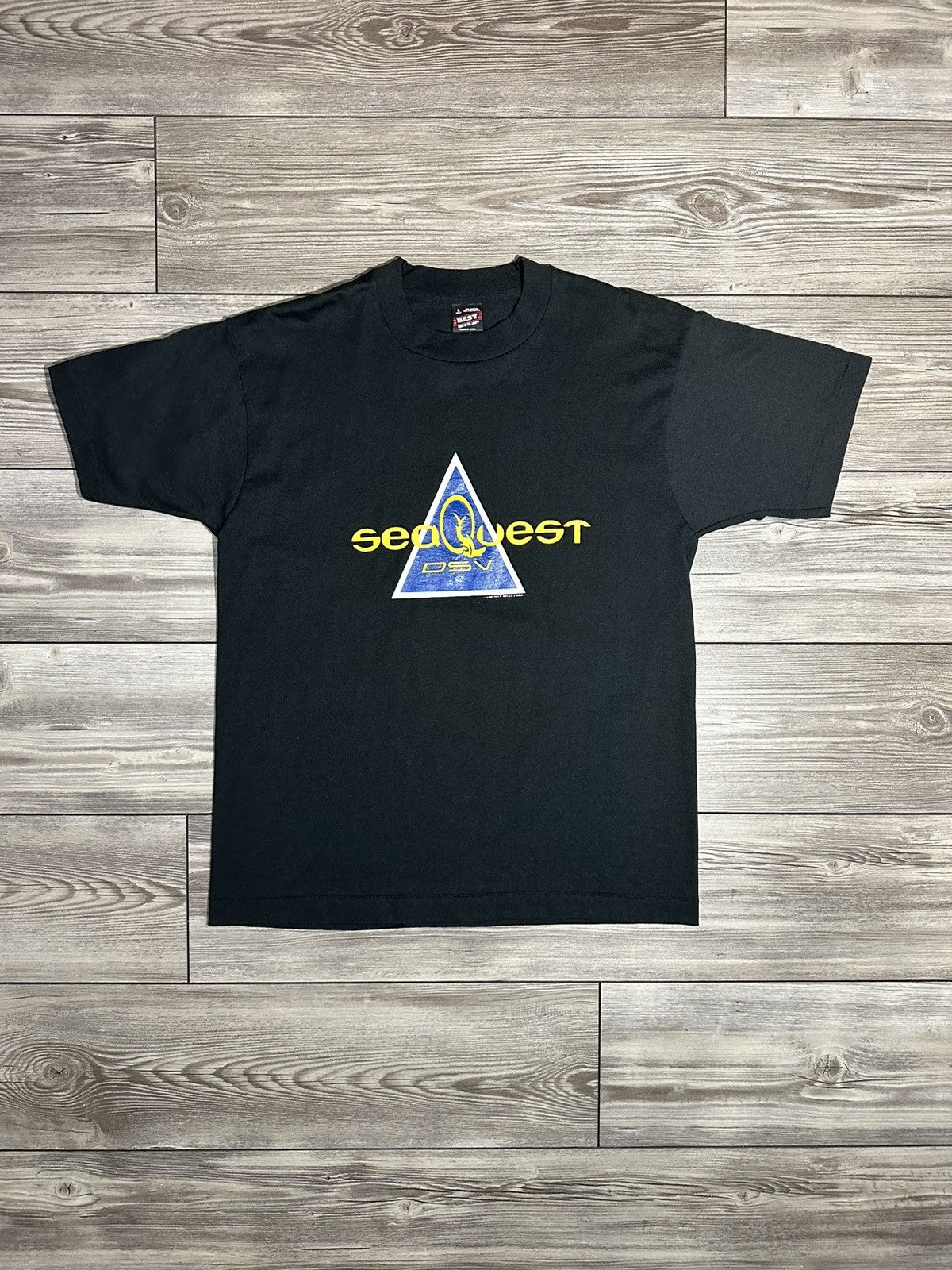 Fruit Of The Loom Vintage 90’s Sea Quest DSV TV Show Shirt Size US L / EU 52-54 / 3 - 1 Thumbnail