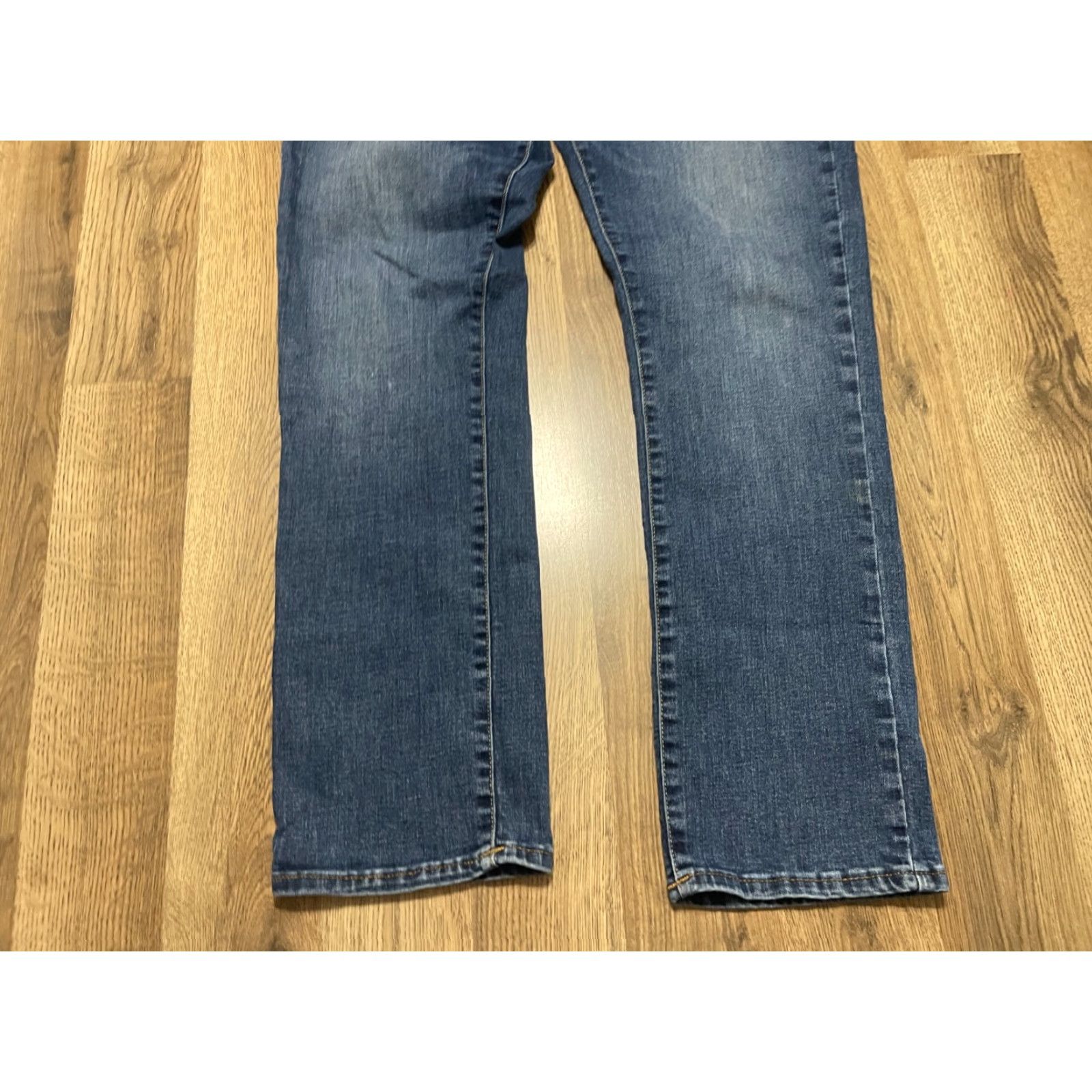 Lucky Brand Lucky Brand Jeans Mens 34/32 Blue Denim 410 Athletic Straight Straight Jeans Denim 5-Pocket Regular Rise Mid Vintage No Size US 34 / EU 50 - 3 Thumbnail