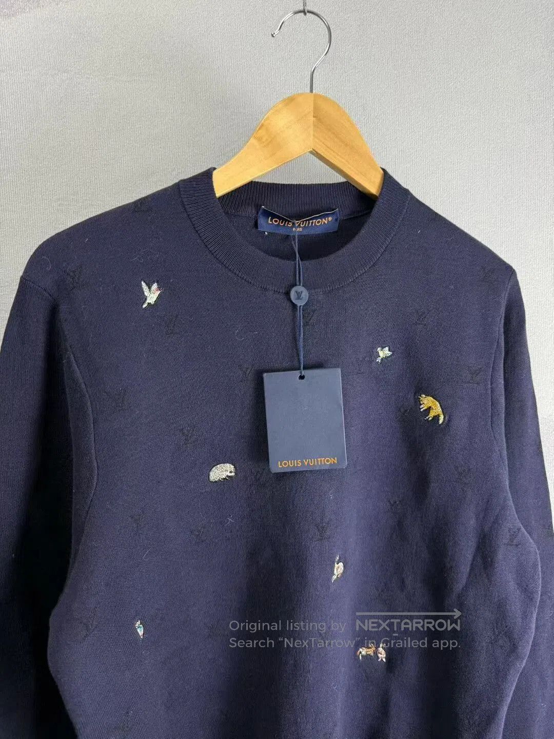 Louis Vuitton louis vuitton navy animal embroidered knit sweater. Size US M / EU 48-50 / 2 - 2 Thumbnail