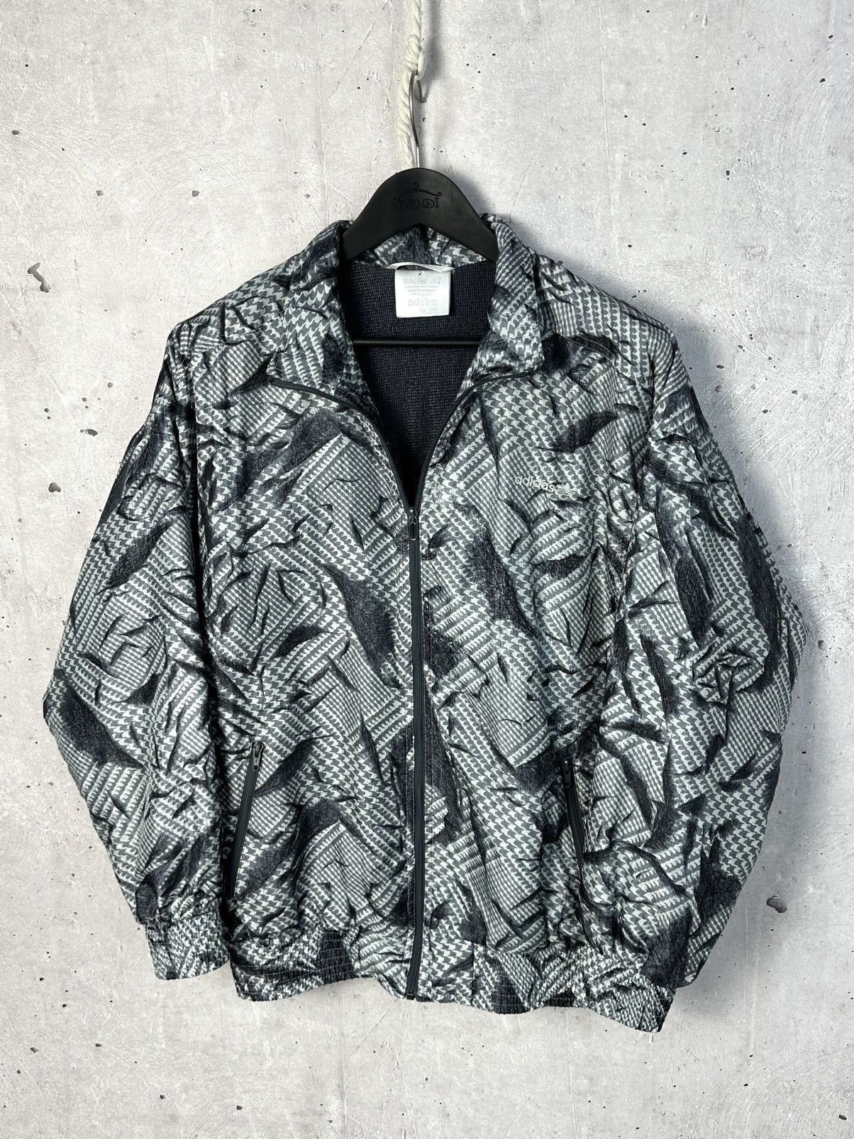 Adidas × Vintage Rare Adidas Vintage 90s Printed Oversized Insulated Jacket Size US L / EU 52-54 / 3 - 2 Thumbnail