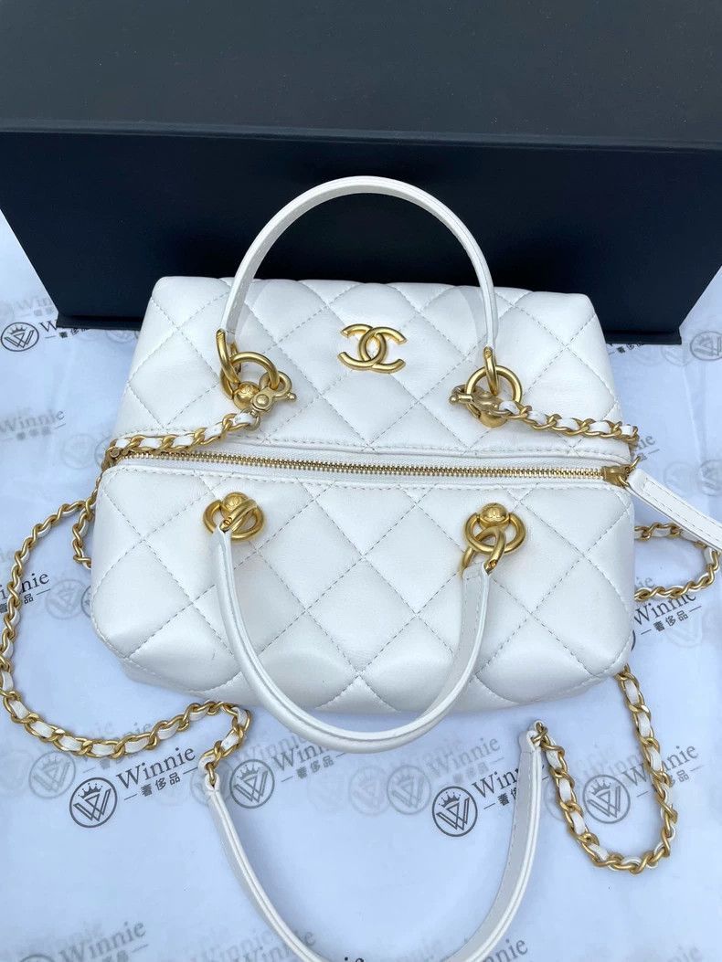 Chanel Chanel White Leather Chain Bag -2505 Size ONE SIZE - 2 Thumbnail