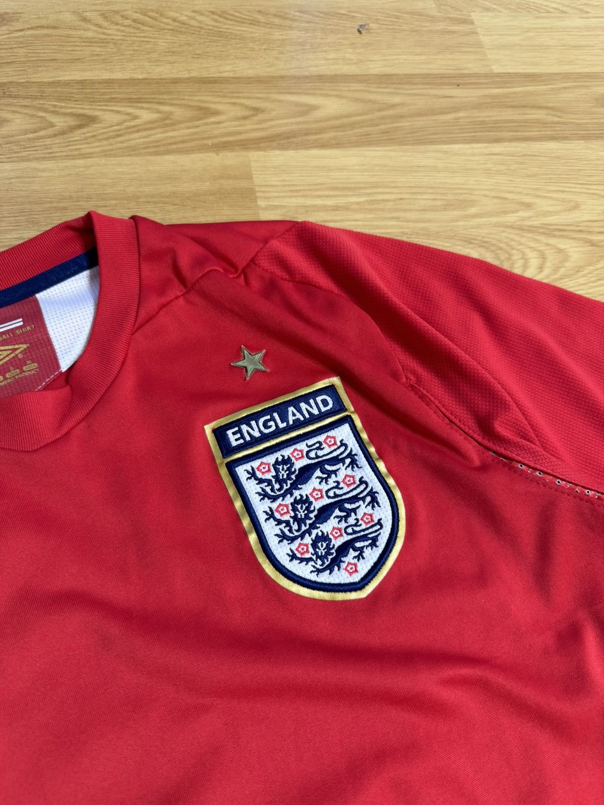 Umbro ENGLAND UMBRO 2006/2008 FOOTBALL AWAY JERSEY #7 BECKHAM Size US S / EU 44-46 / 1 - 14 Thumbnail