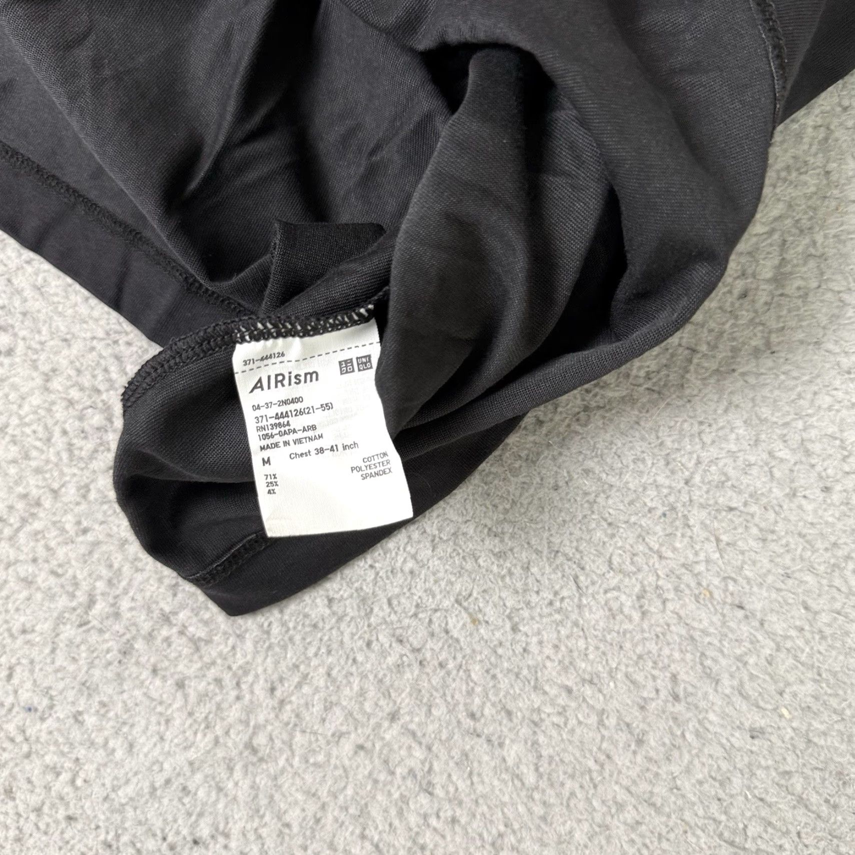Uniqlo Uniqlo Airism T Shirt Mens M Black Crewneck Short Sleeve Size US M / EU 48-50 / 2 - 5 Thumbnail