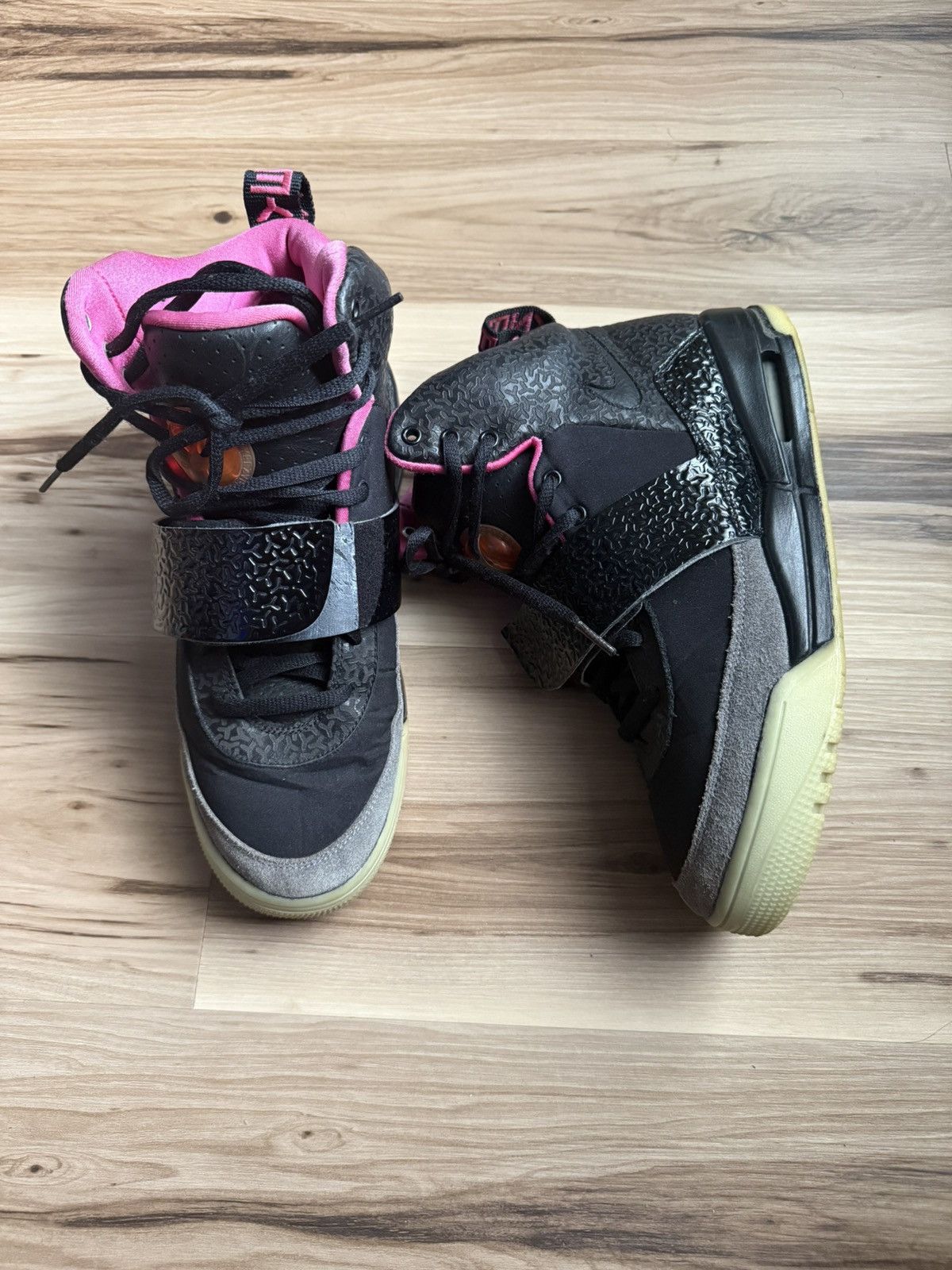 Kanye West × Nike Nike Air Yeezy 1 Blink Size US 10.5 / EU 43-44 - 2 Thumbnail