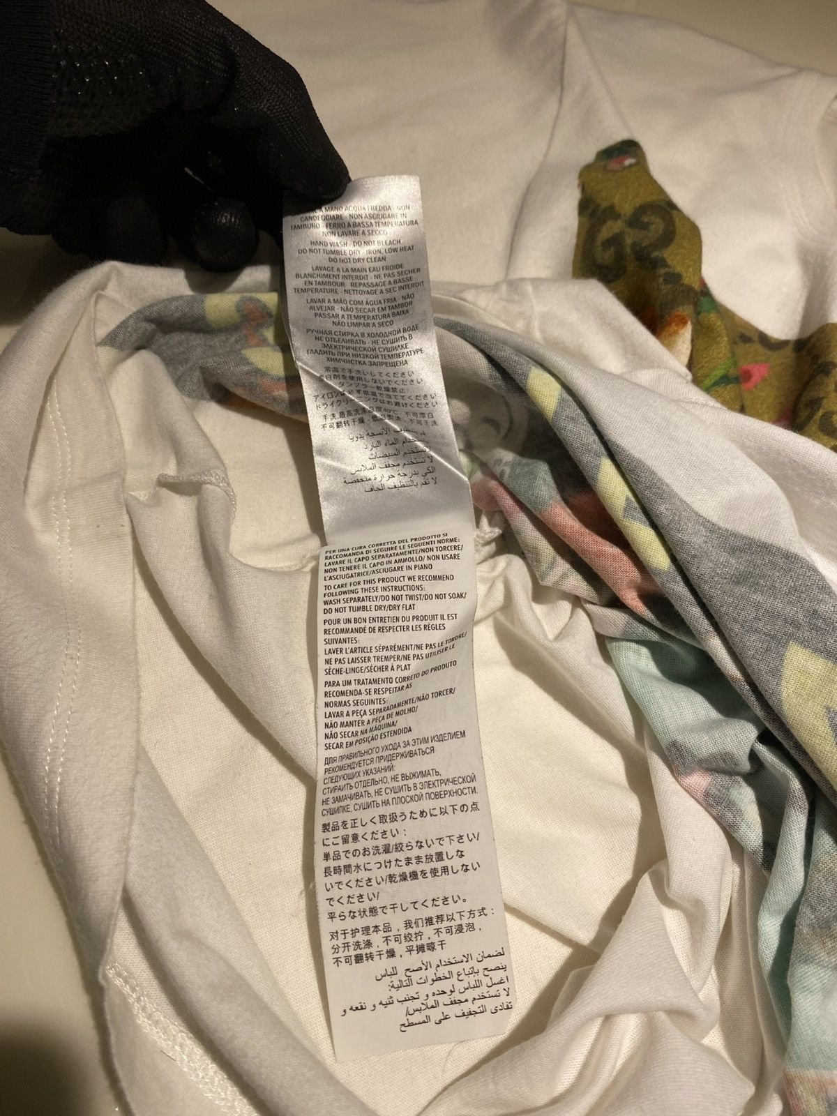 Gucci Gucci Ignasi Monreal Print Tee Size S / US 4 / IT 40 - 7 Thumbnail