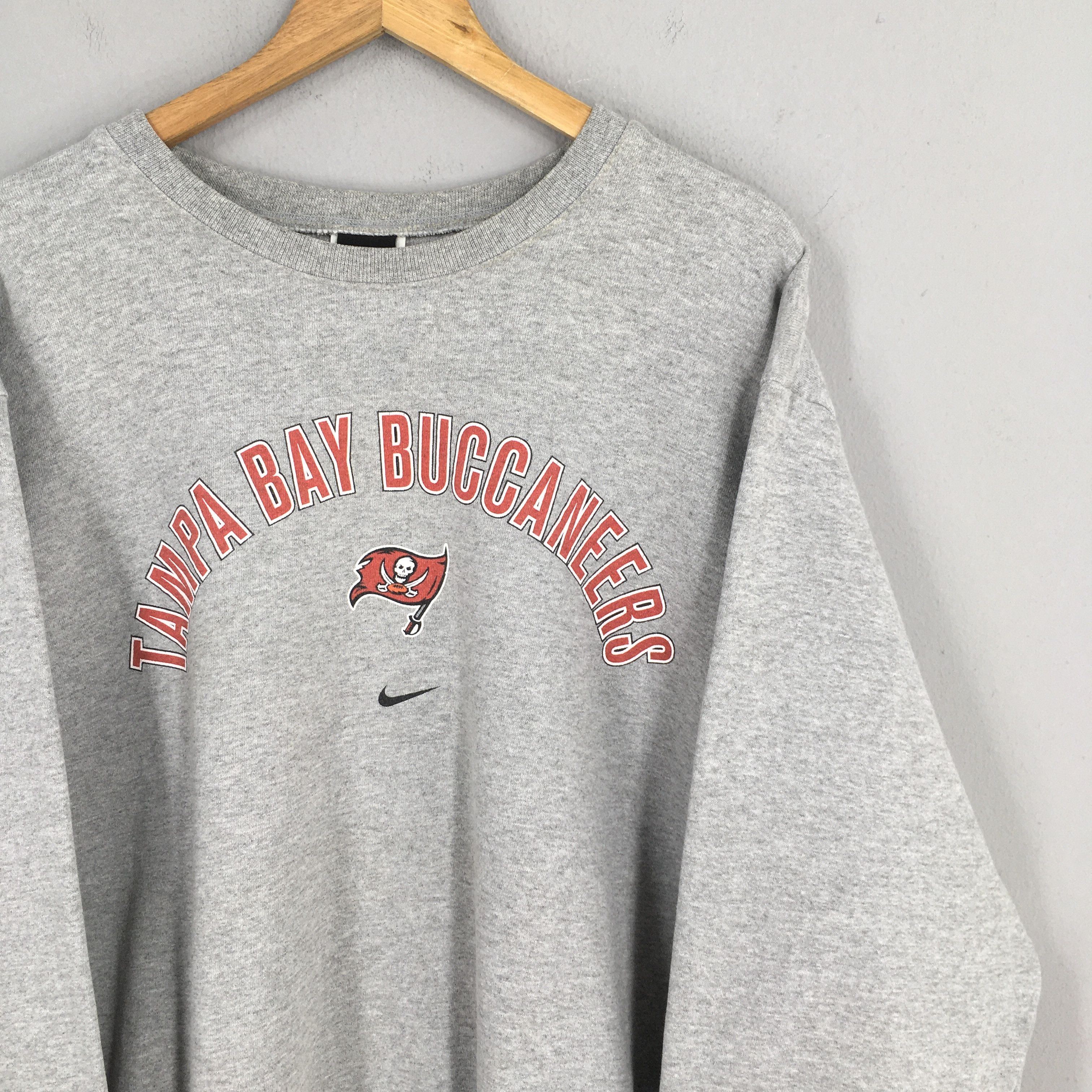NFL Vintage Nike Tampa Bay Buccaneers NFL Gray Sweatshirt 2XL Size US XXL / EU 58 / 5 - 2 Thumbnail