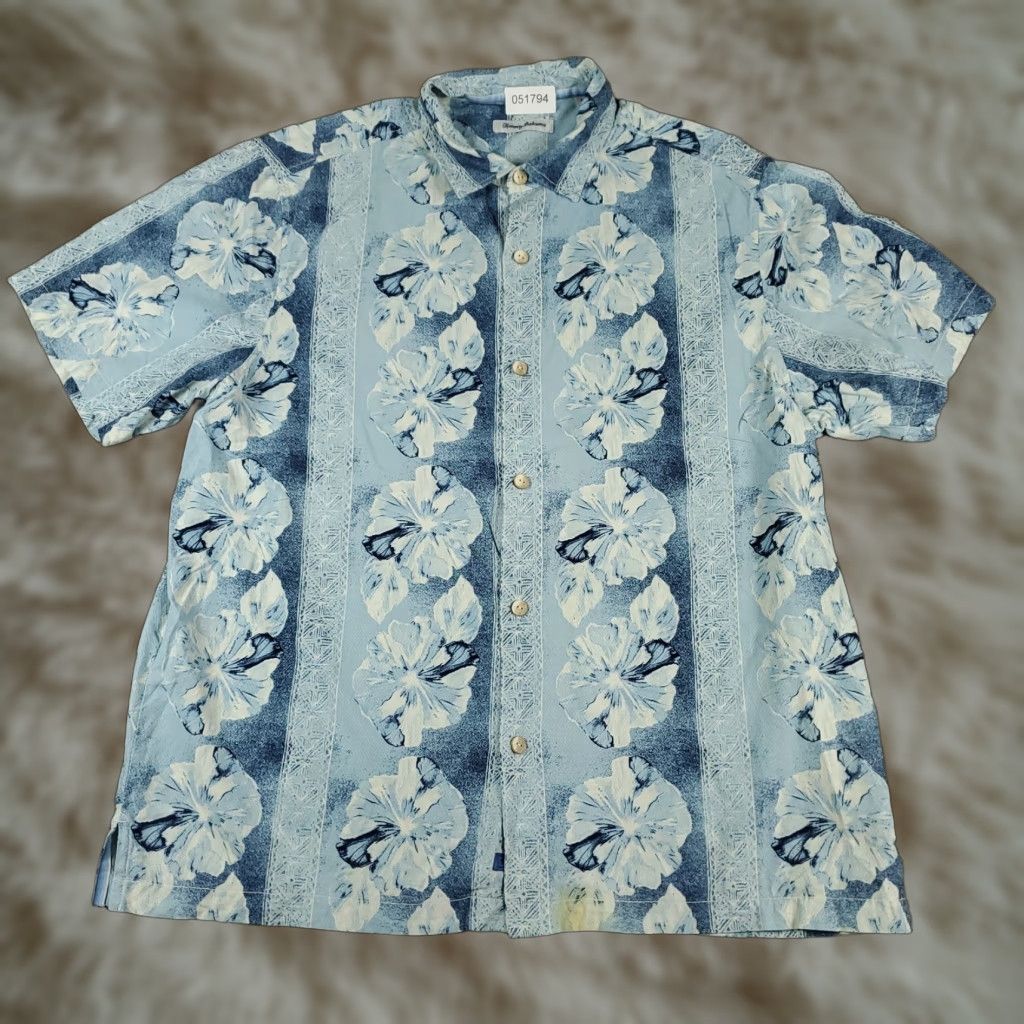 Tommy Bahama VINTAGE Tommy Bahama Shirt Men XL Blue Floral Hawaiian Button-Up Short Sleeve Silk Fabric Tropical Hawaiian Pattern 90s Concert Beach Branded Mens Size US XL / EU 56 / 4 - 1 Thumbnail
