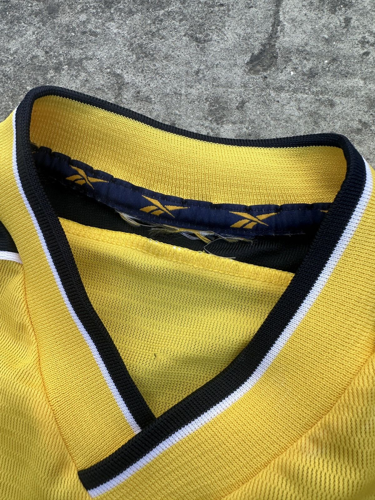 Reebok Vintage Reebok Big Logo Bolton Town 98 Soccer Jersey Style Size US XL / EU 56 / 4 - 4 Thumbnail