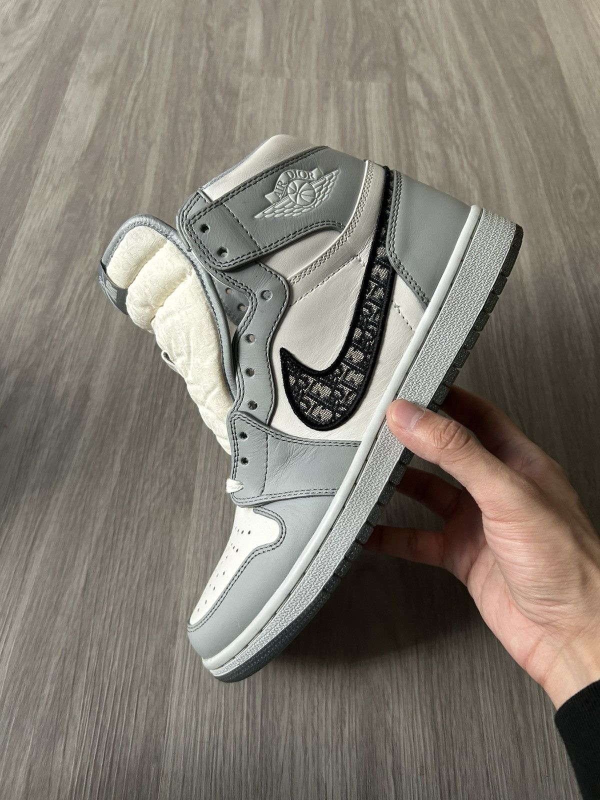Dior × Jordan Brand Dior x Air Jordan Retro 1 High Size 8.5 Size US 8.5 / EU 41-42 - 12 Thumbnail