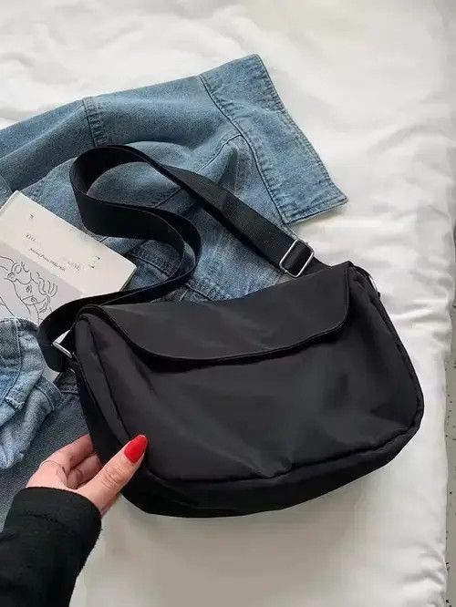 Japanese Brand × Vintage Black Y2K Crossbody Bag Size ONE SIZE - 3 Thumbnail