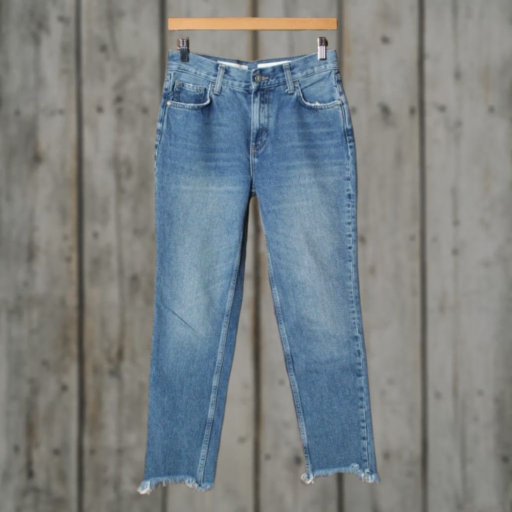 Vintage PILCRO Tilde Blue Denim Jeans Cropped Size 26 Regular Rise 10.5" Inseam 27" Women Mid-High Frayed Hem Pants Size 26" / US 2 / IT 38 - 1 Thumbnail