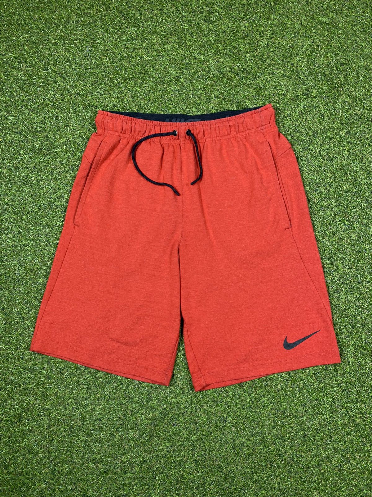 Nike Vintage Nike shorts streetwear swoosh casual y2k size S Size US 30 / EU 46 - 1 Thumbnail