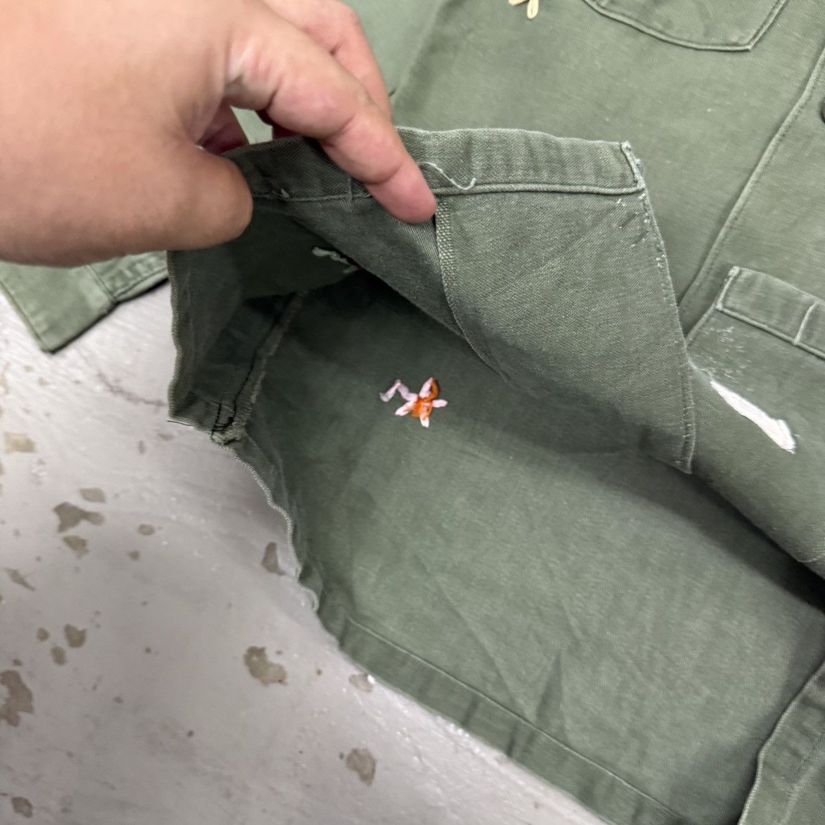 Vintage 1960s Shanana Mil Embroidered Daisy Utility Shirt in Olive Size US M / EU 48-50 / 2 - 10 Thumbnail