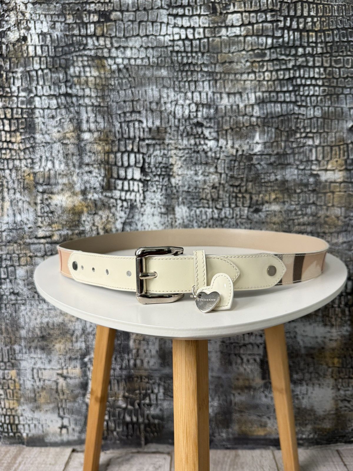 Burberry Burberry Heart Detail Nova Check Belt Size ONE SIZE - 1 Thumbnail