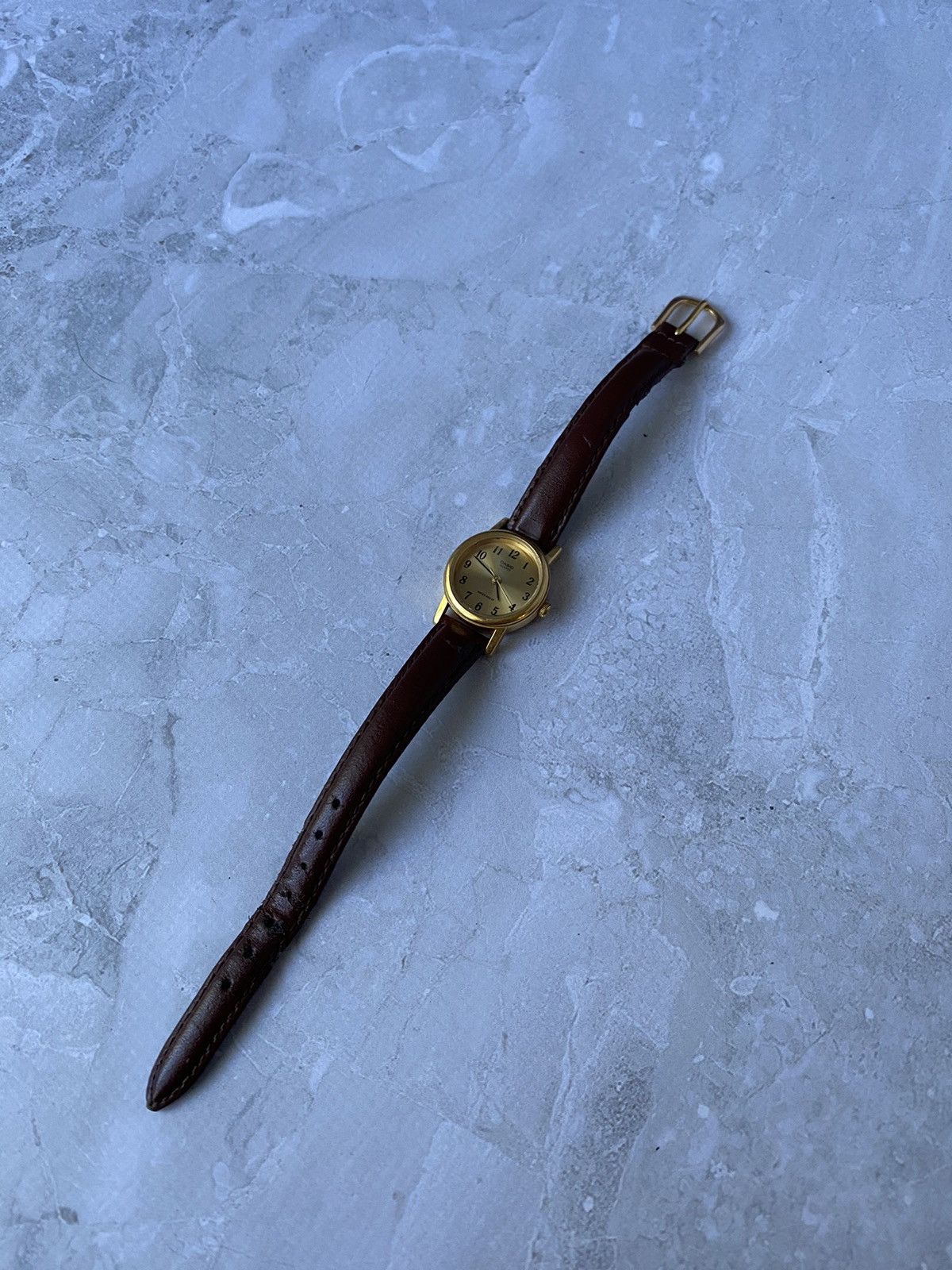 Classic Casio Ltp-1095 WomenS Watch With Leather in Gold, Men's