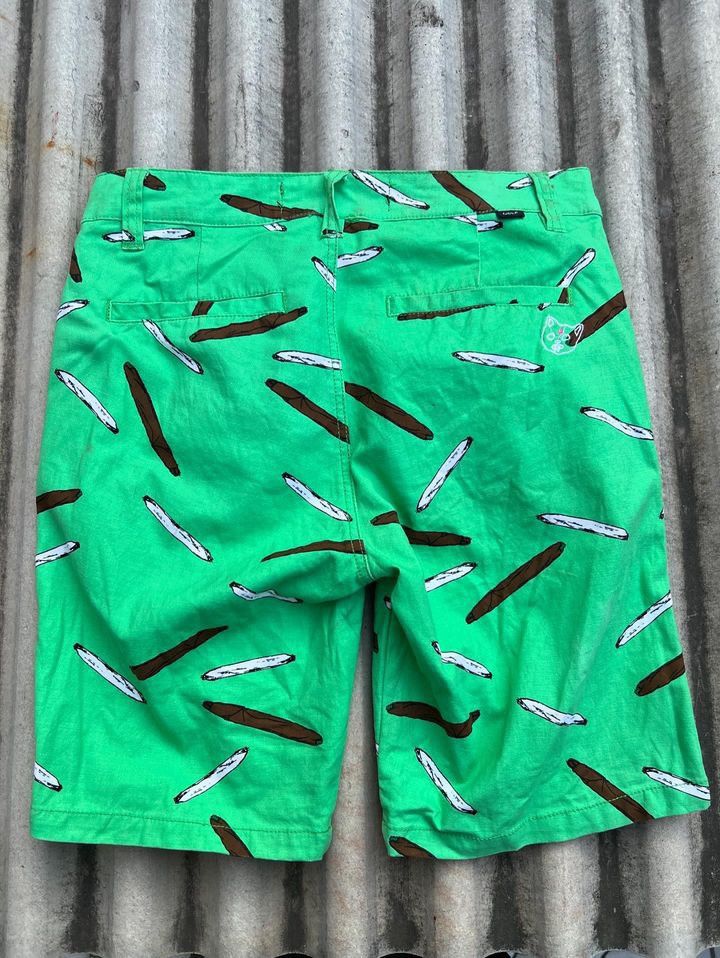 Golf Wang × Odd Future × Tyler The Creator Golf wang blunt / joint short pants Size US 29 - 2 Thumbnail