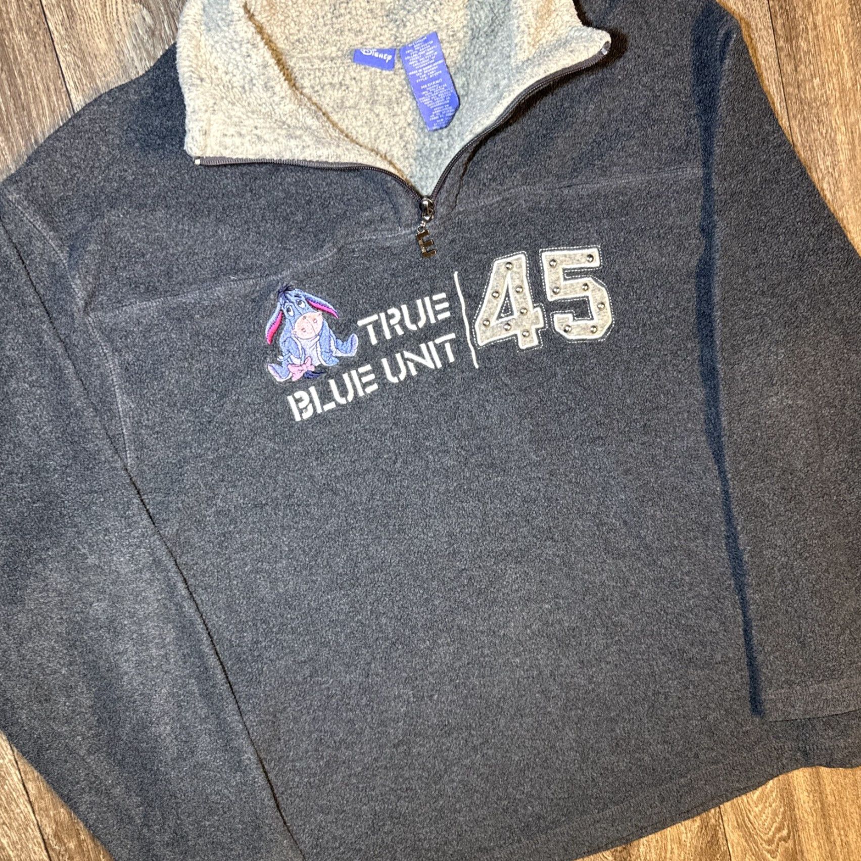 Disney VINTAGE Disney Eeyore True Blue Unit Embroidered Fleece Quarter Zip Sweatshirt M Gray Unisex Adults Woven? Size M / US 6-8 / IT 42-44 - 3 Thumbnail