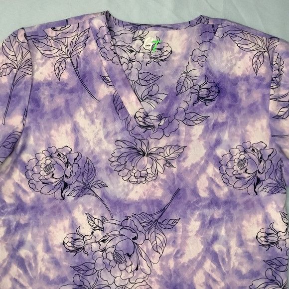 Other GT Performance Womens Medium Scrub Top Purple White Med Flor Size M / US 6-8 / IT 42-44 - 2 Thumbnail
