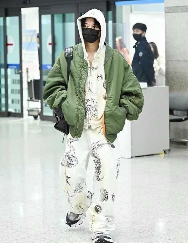 Balenciaga size S Tattoos, tattoos, mud-dyed graffiti pant