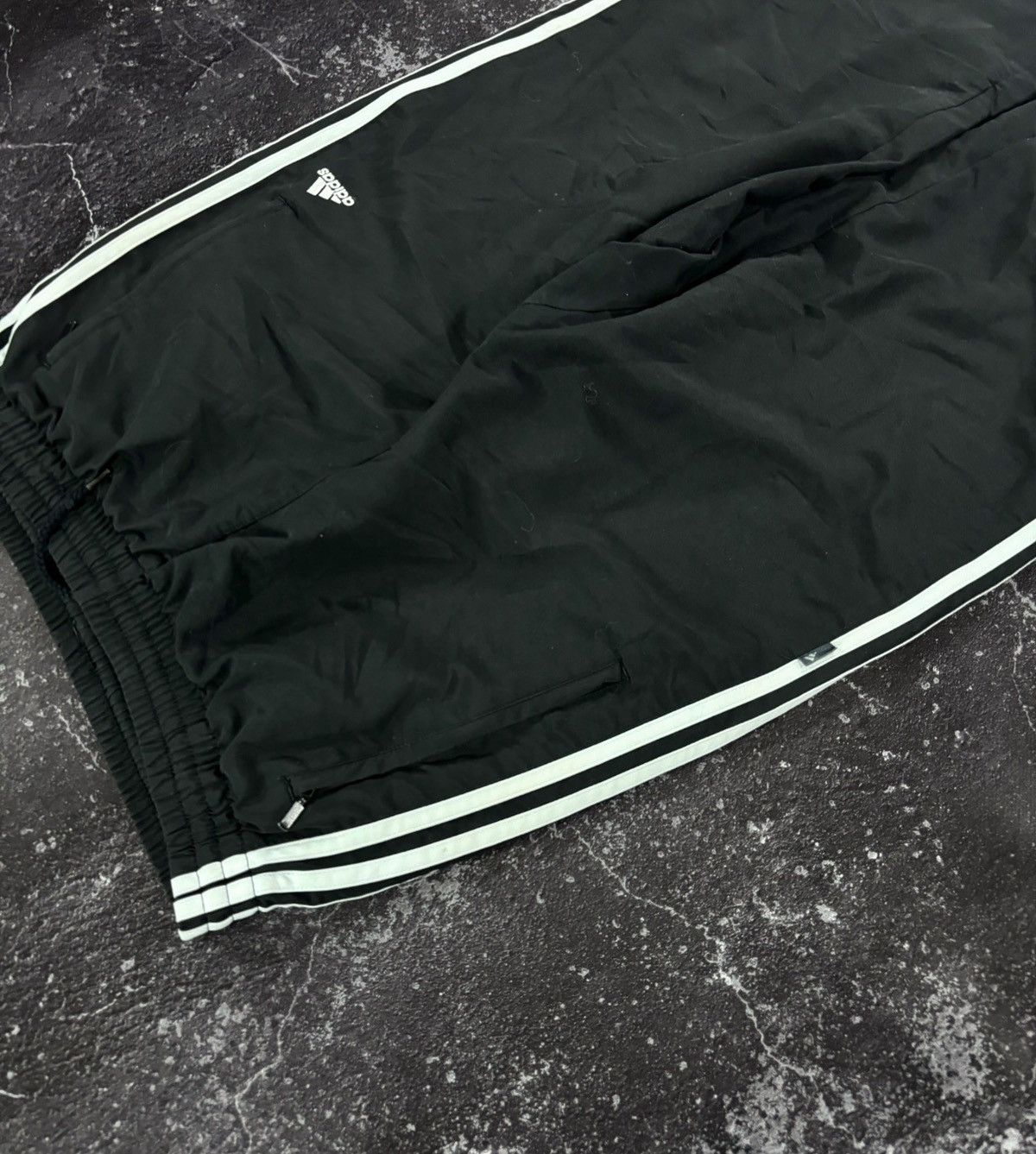Adidas Adidas Three stripes baggy track pants Size 30" / US 8 / IT 44 - 5 Thumbnail