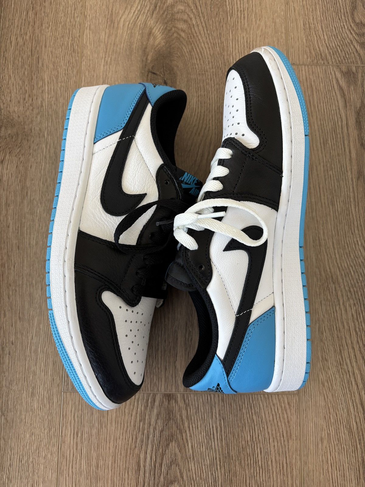Jordan Brand × Nike Jordan 1 Low OG Powder Blue UNC Size US 9 / EU 42 - 2 Thumbnail