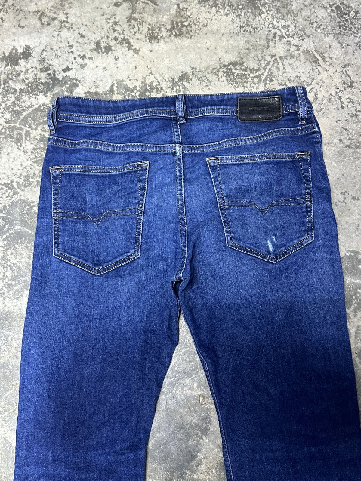 Diesel Diesel Buster Regular Slim Tapered Jeans mens Size US 33 - 23 Thumbnail