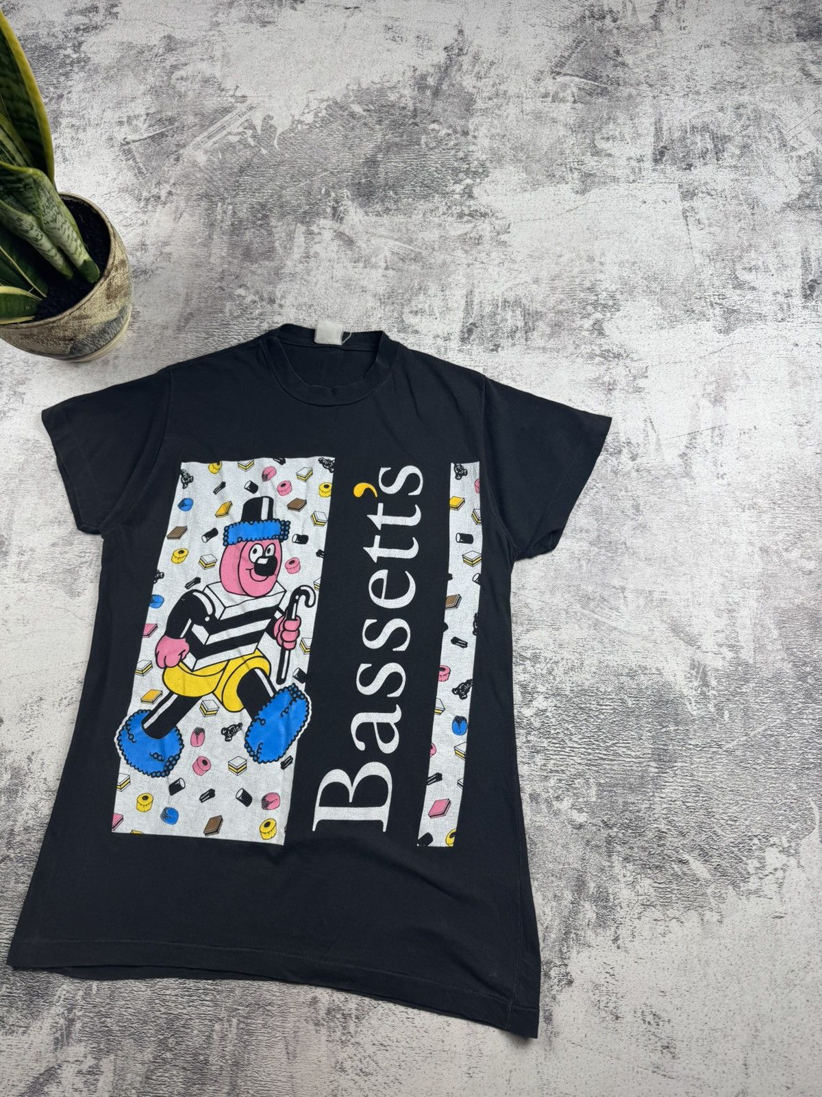 Vintage Vintage 80's Bertie Bassett’s Liquorice Allsorts Candys T-Shirt SingleStitch Size US S / EU 44-46 / 1 - 3 Thumbnail