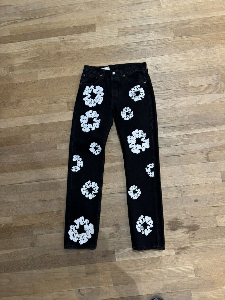 DENIM TEARS Denim Tears Cotton Wreath Black Sweatpants Size US 31 - 1 Thumbnail