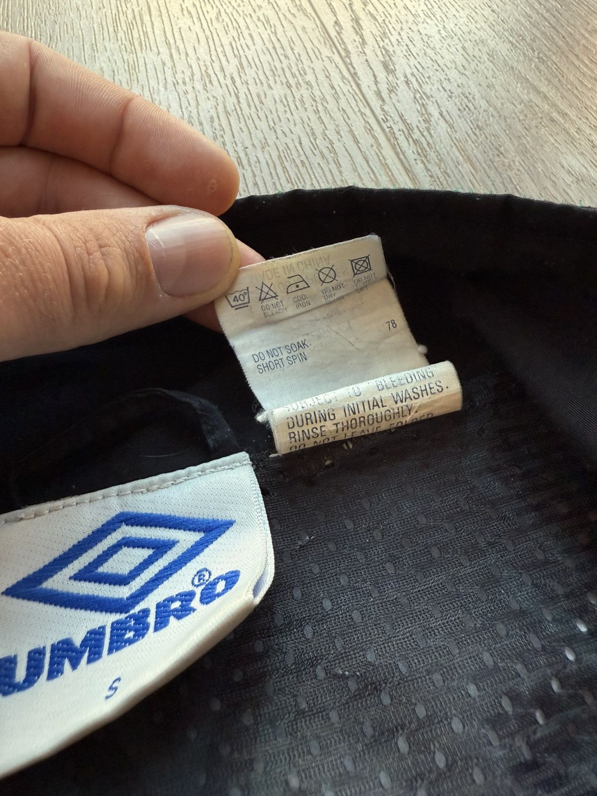 Umbro Vintage 90s Umbro Celtic Football Soccer Track Jacket Size US S / EU 44-46 / 1 - 10 Thumbnail