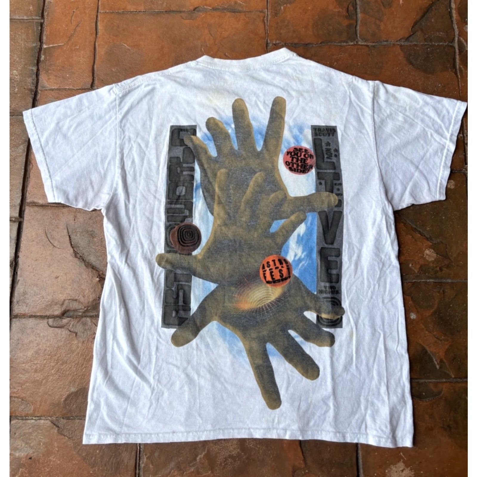 Travis Scott VINTAGE? No — Travis Scott Astroworld Astrofest 2021 T-Shirt M White Graphic Print Crew Neck Short Sleeve Cactus Jack Logo Men Size US M / EU 48-50 / 2 - 2 Thumbnail
