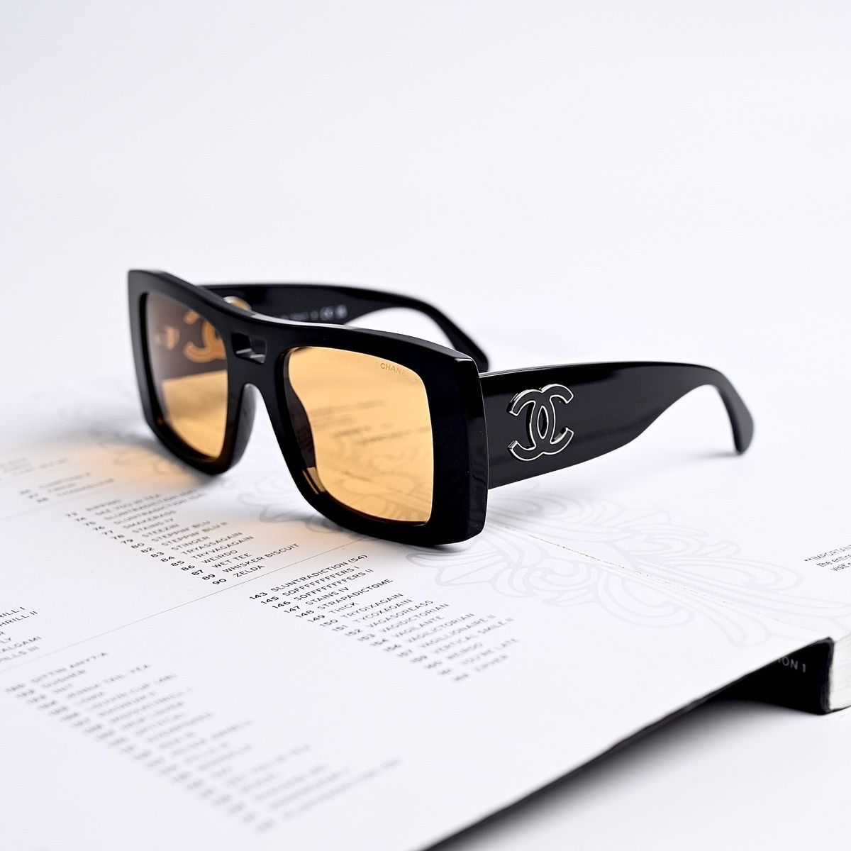 Chanel CHANEL 0CH5539 1799/7 SUNGLASSES Size ONE SIZE - 1 Thumbnail