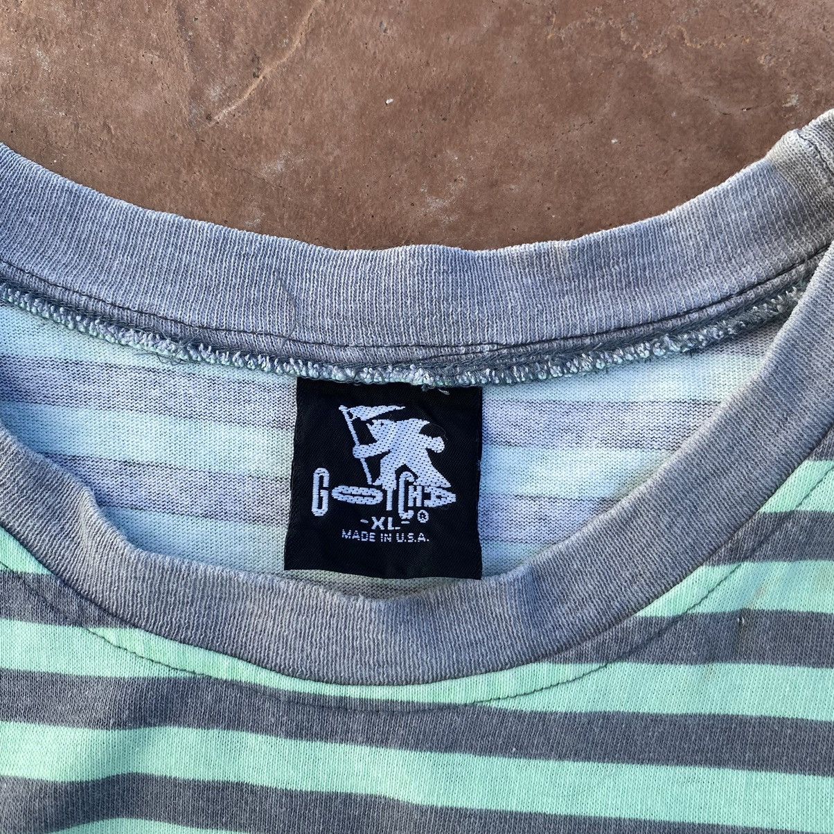 Gotcha Thrashed Faded Vintage 90s Gotcha Surfboard ERD GRUNGE TEE Size US XL / EU 56 / 4 - 2 Thumbnail