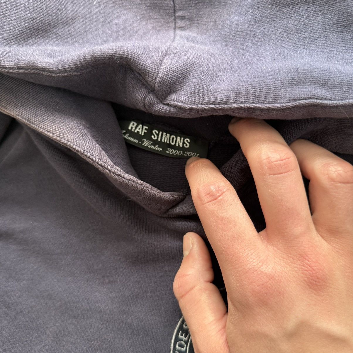 Raf Simons raf simons AW2000 ‘confusion’ patch hoodie Size US S / EU 44-46 / 1 - 5 Thumbnail