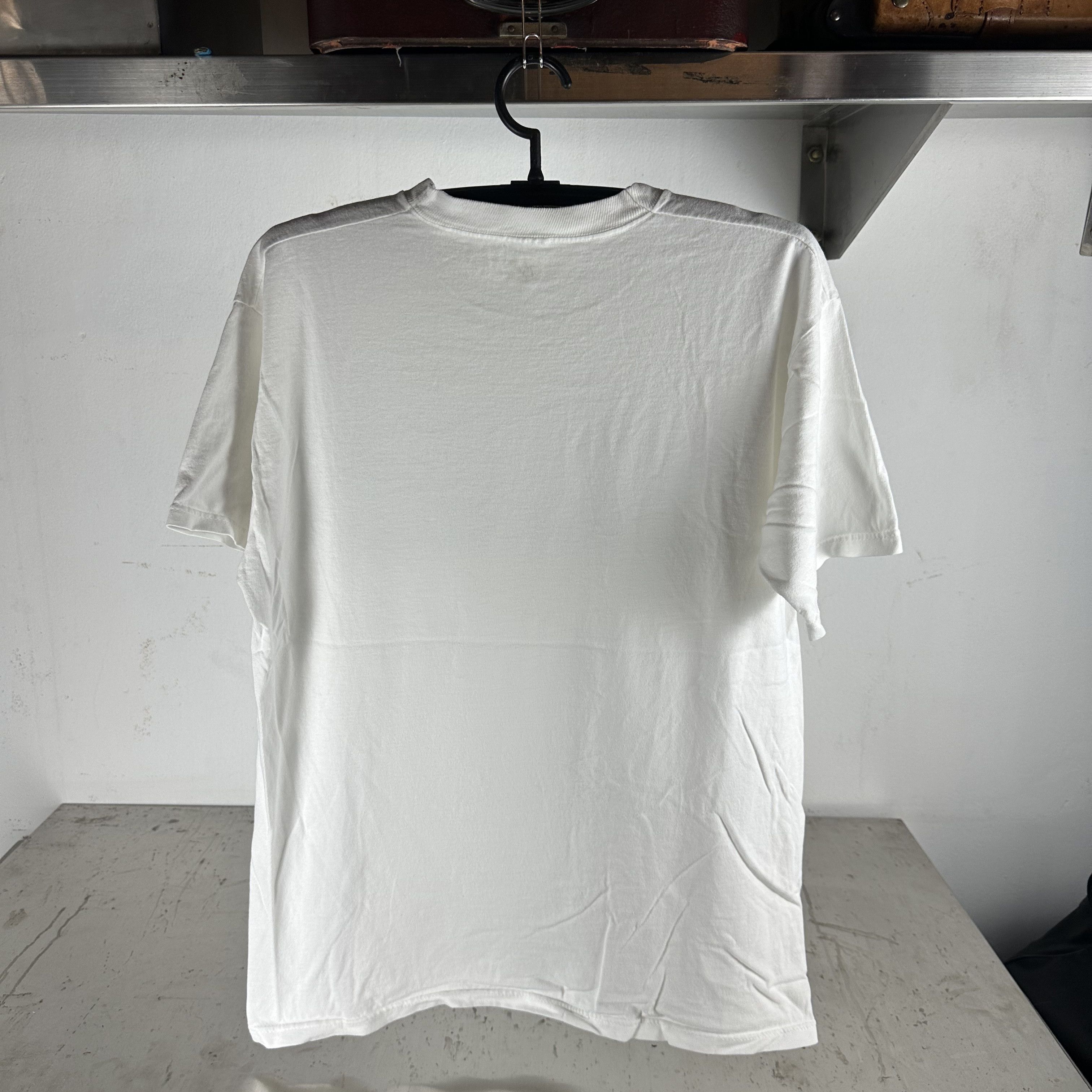 Vintage ​Vintage 90s Cadillac Ranch Farm Artwork Graphic T-shirt Size US L / EU 52-54 / 3 - 4 Thumbnail