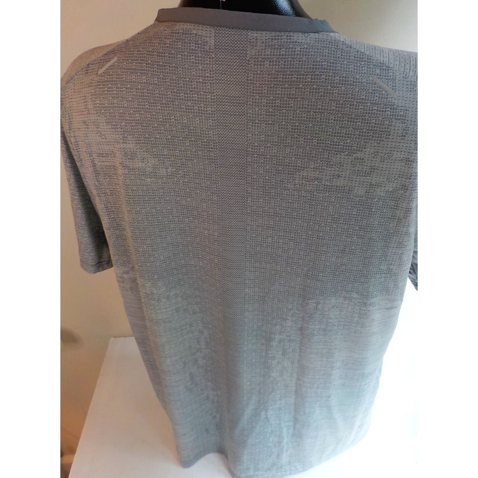 Nike NIKE RUNNING Dri-FIT ADV Short Sleeve Pullover T Shirt Gray XL NWT Mens Shirt Size US XL / EU 56 / 4 - 5 Thumbnail