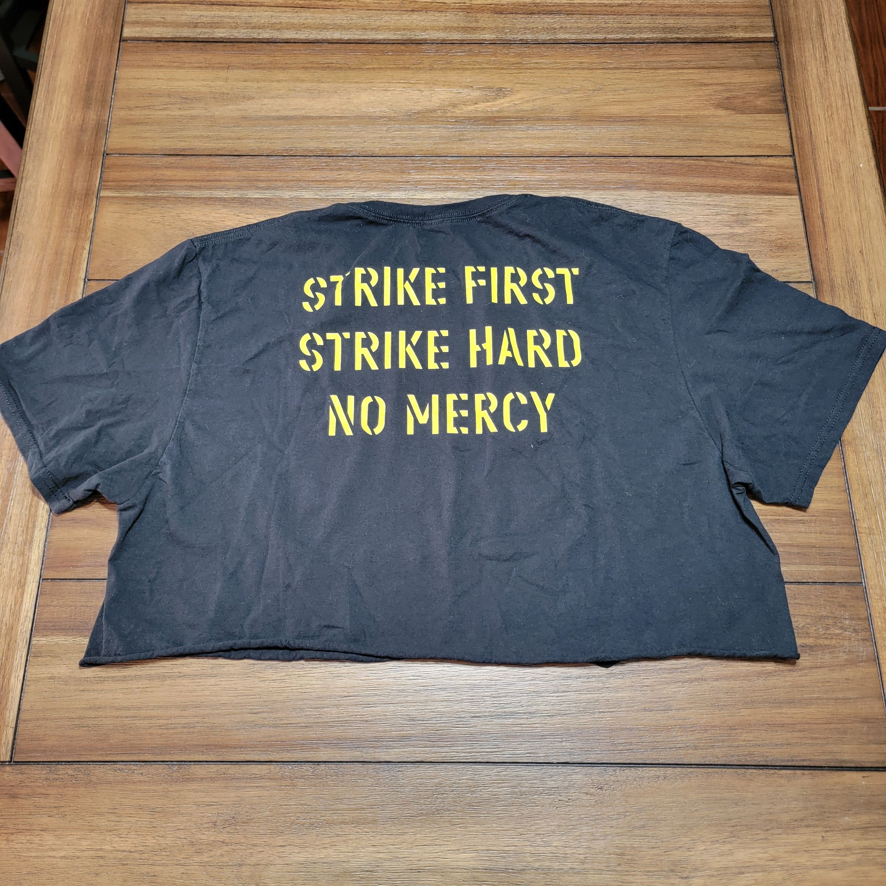 Other Bioworld Cobra Kai SS Black Crop Tee Logo - Size Large Size L / US 10 / IT 46 - 3 Thumbnail