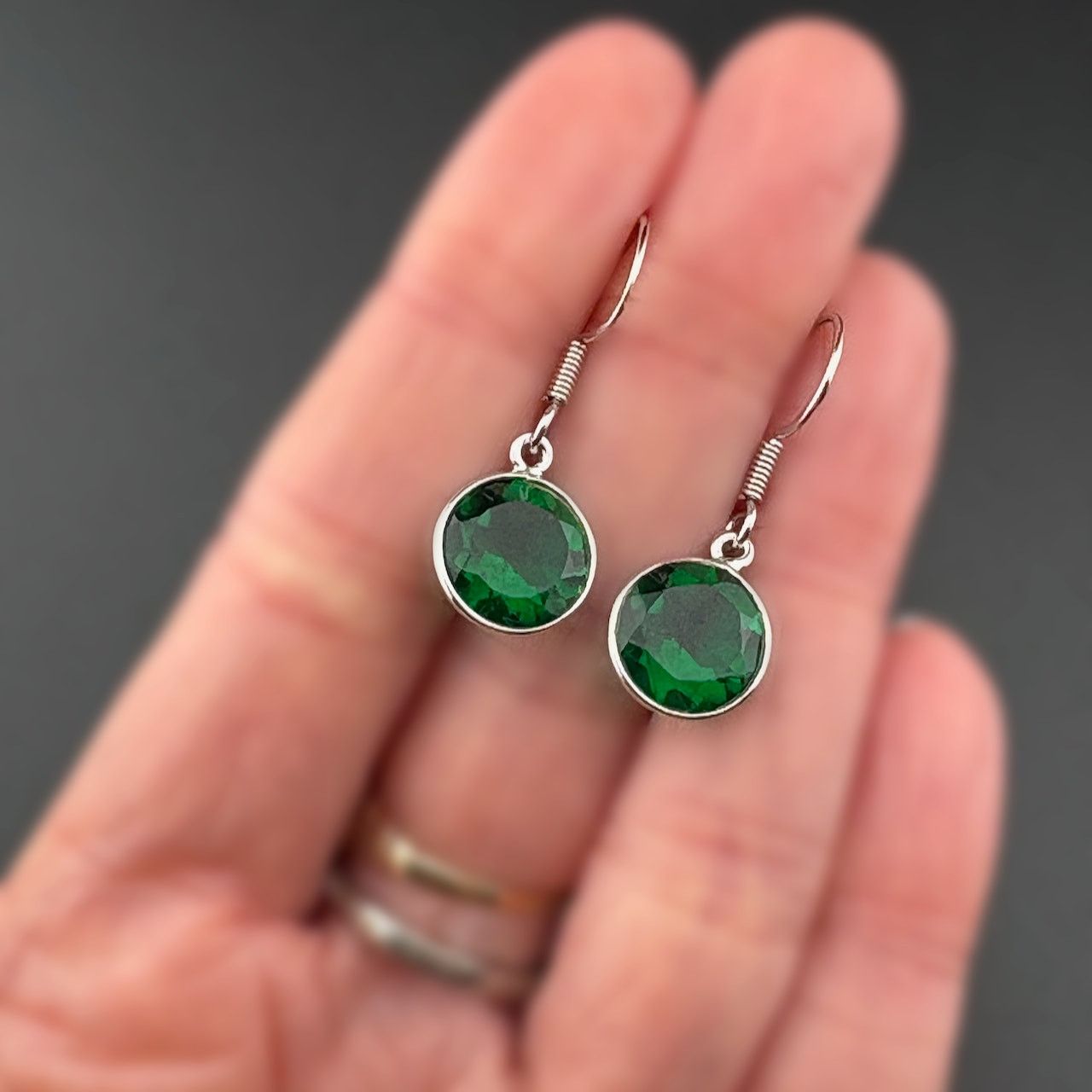 Other 925 Sterling Silver Emerald Green Glass Crystal Earrings Size ONE SIZE - 2 Thumbnail