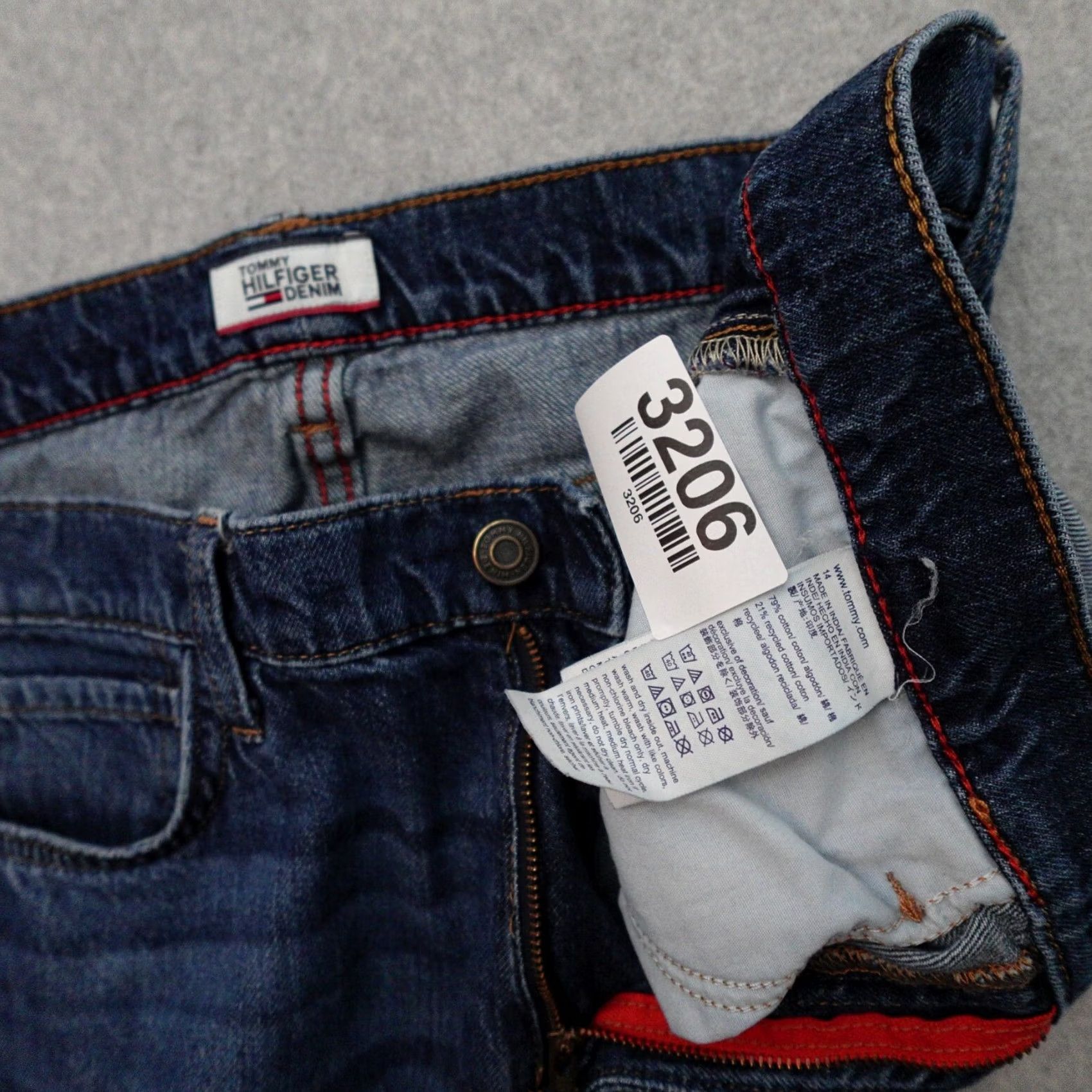 Tommy Hilfiger Tommy Hilfiger Jeans Womens 14 Capri Side Tape Vertical Spellout Size 36" / US 14 / IT 50 - 4 Thumbnail