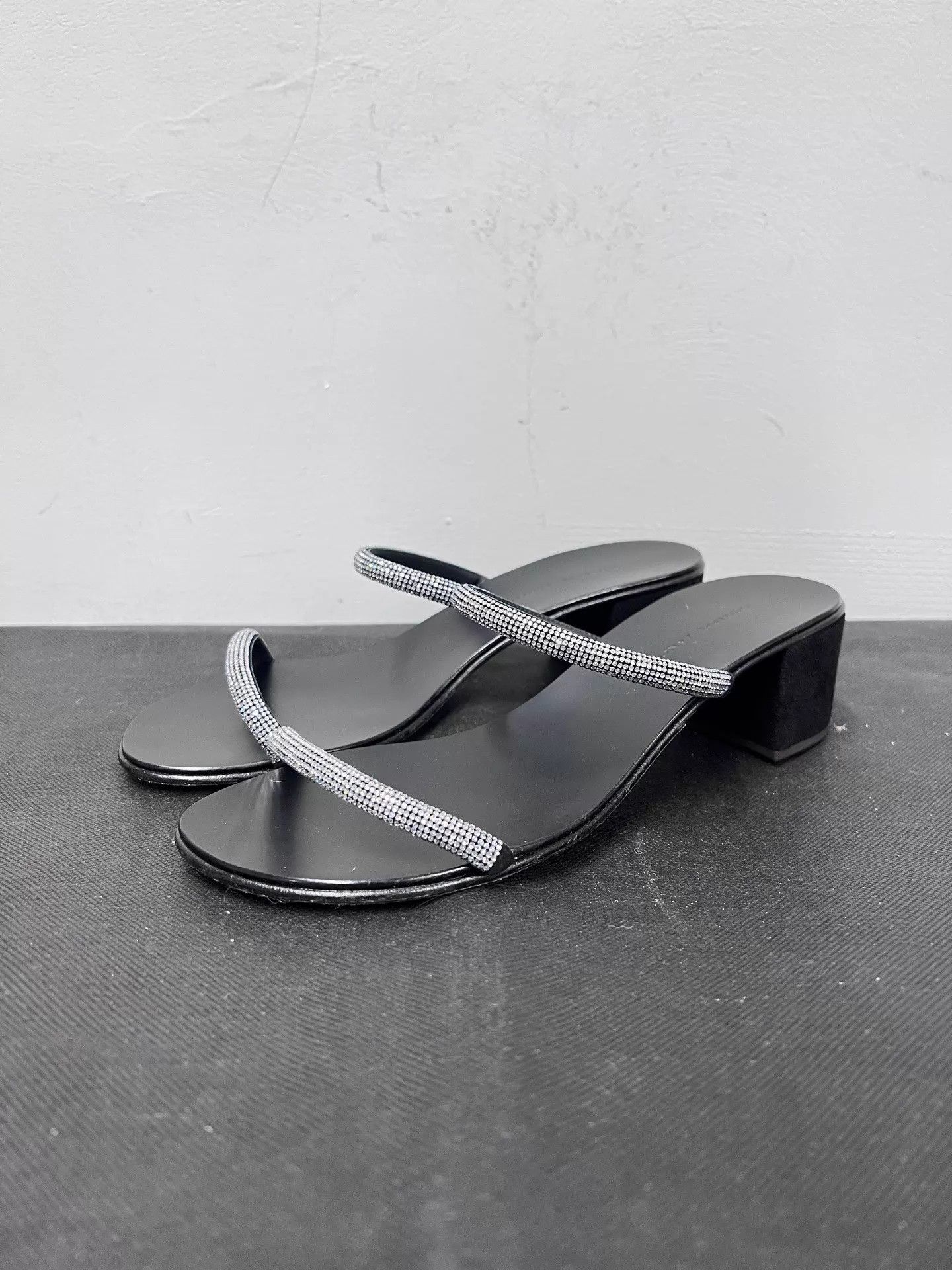 Giuseppe Zanotti Giuseppe Zanotti GZ Simple Crystal 1-Strap Slide 38 New Size US 7.5 / IT 37.5 - 1 Thumbnail