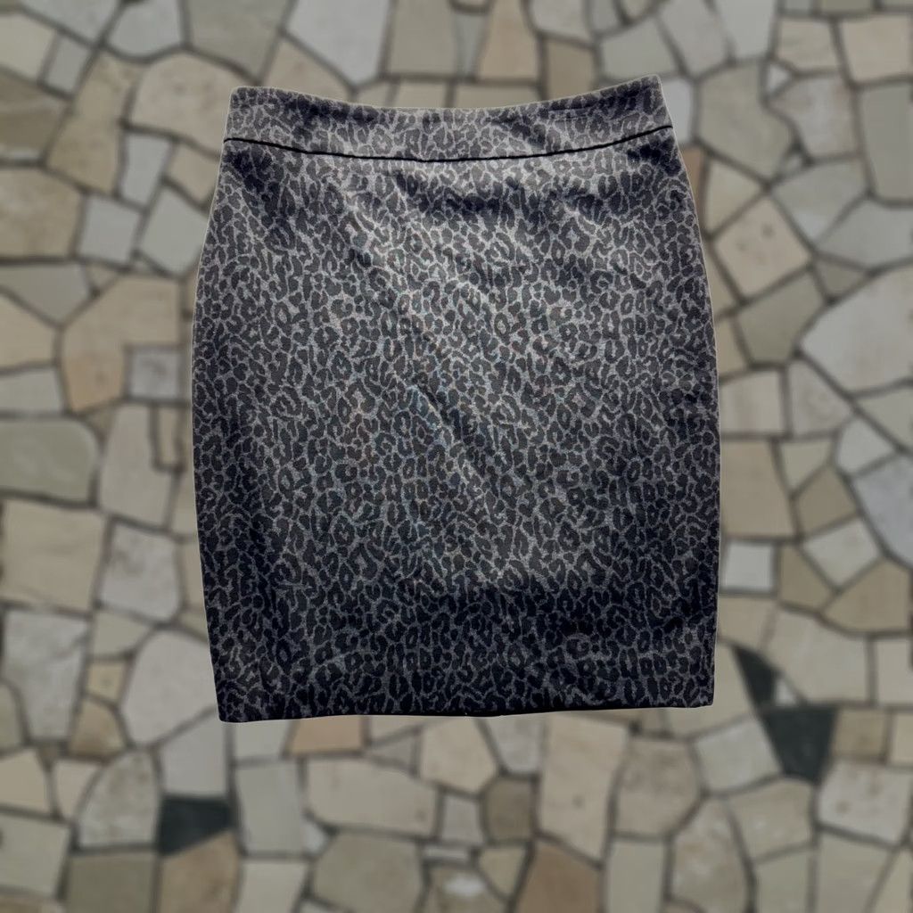 Loft VINTAGE Loft Leopard Print Pencil Skirt 4P Unisex Adults Petites Size 4P Gray Short Women's Mens Girls Size 27" / US 4 / IT 40 - 1 Thumbnail