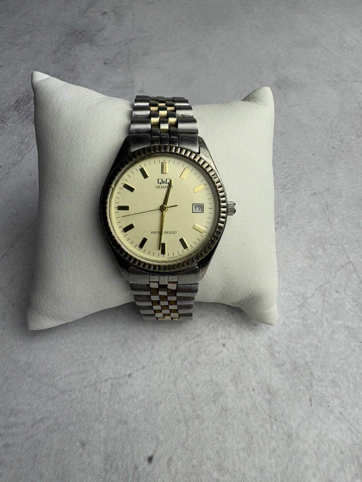 Japanese Brand Vintage Futuristic Q&Q Watch Vintage Size ONE SIZE - 1 Thumbnail