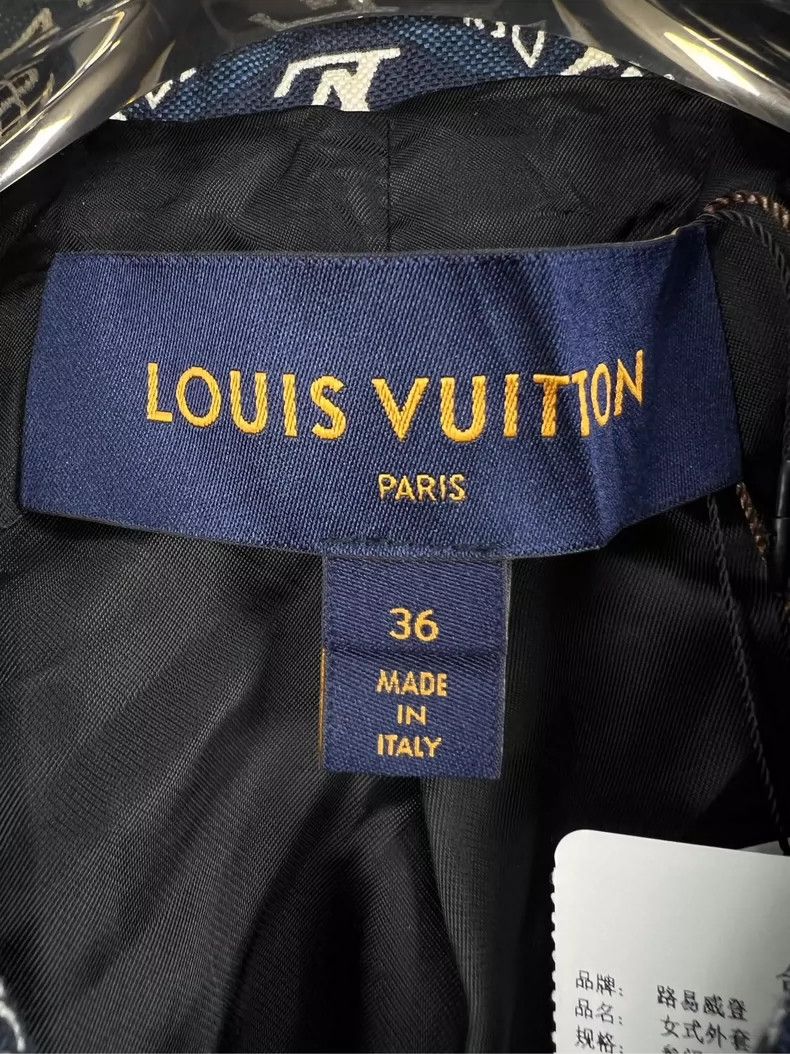 Louis Vuitton Louis Vuitton 1854 presbyopia full LOGO windbreaker coat Size XS / US 0-2 / IT 36-38 - 4 Thumbnail