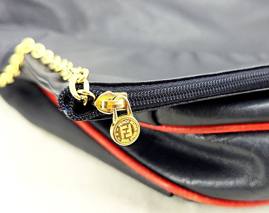 Fendi real vintage FENDI full leather bag with chain pouch Size ONE SIZE - 5 Thumbnail