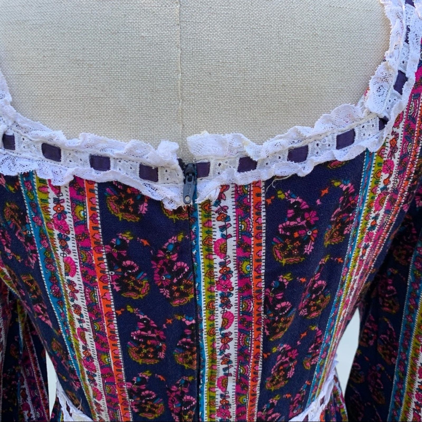 Vintage 70s flannel moody peasant prairie dress Paisley Stripe MED? Size M / US 6-8 / IT 42-44 - 6 Thumbnail