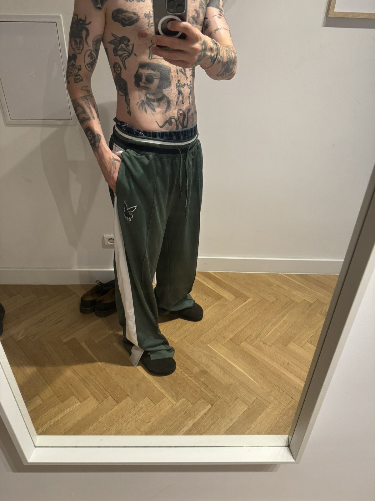 Playboy Playboy x Missguided Sweatpants Joggers Baggy Rap Rare Size US 33 - 2 Thumbnail
