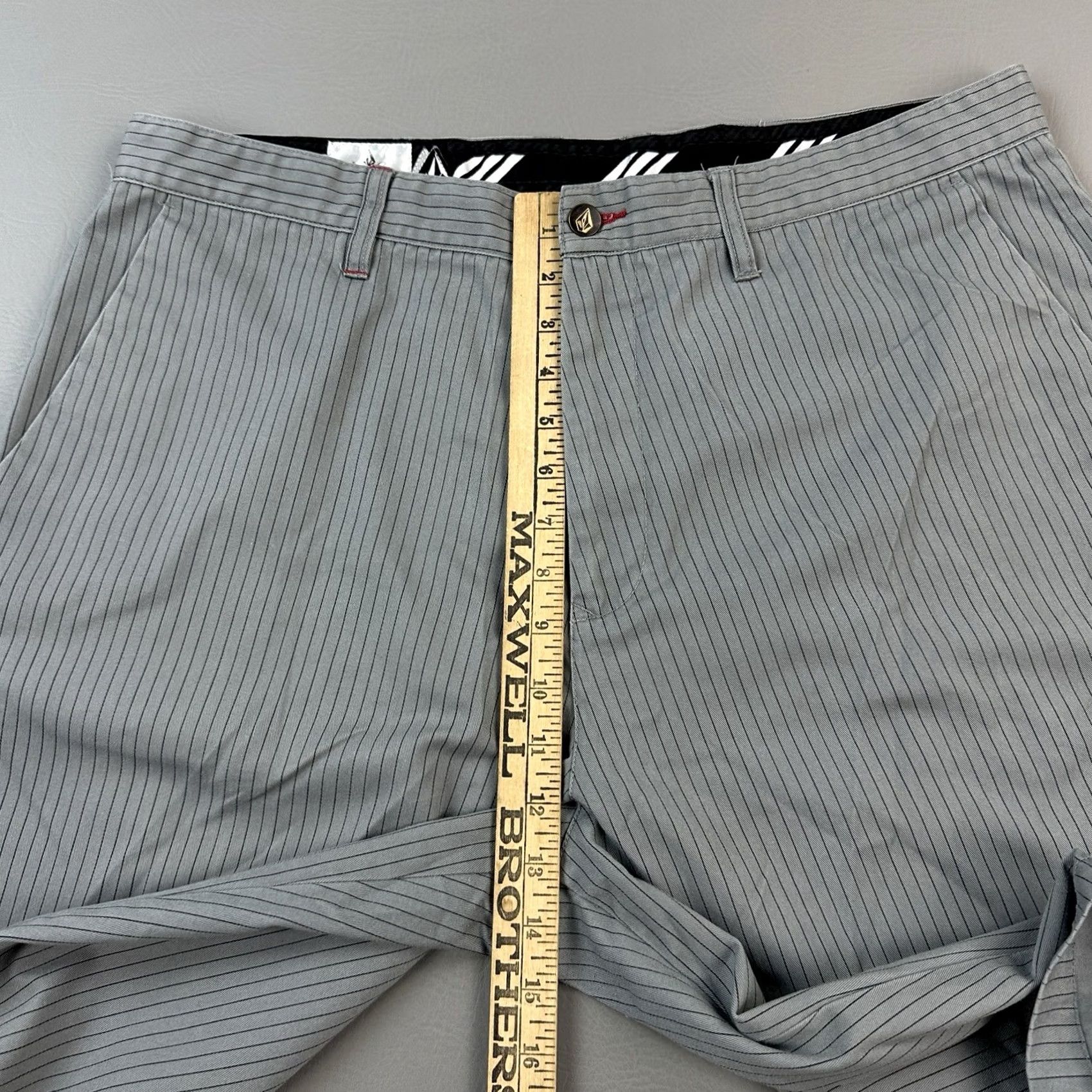 Volcom Volcom Corpo Class Shorts Mens 38 Gray Pinstripe Chino Modern Skate Casual/Sporty Size US 38 / EU 54 - 3 Thumbnail