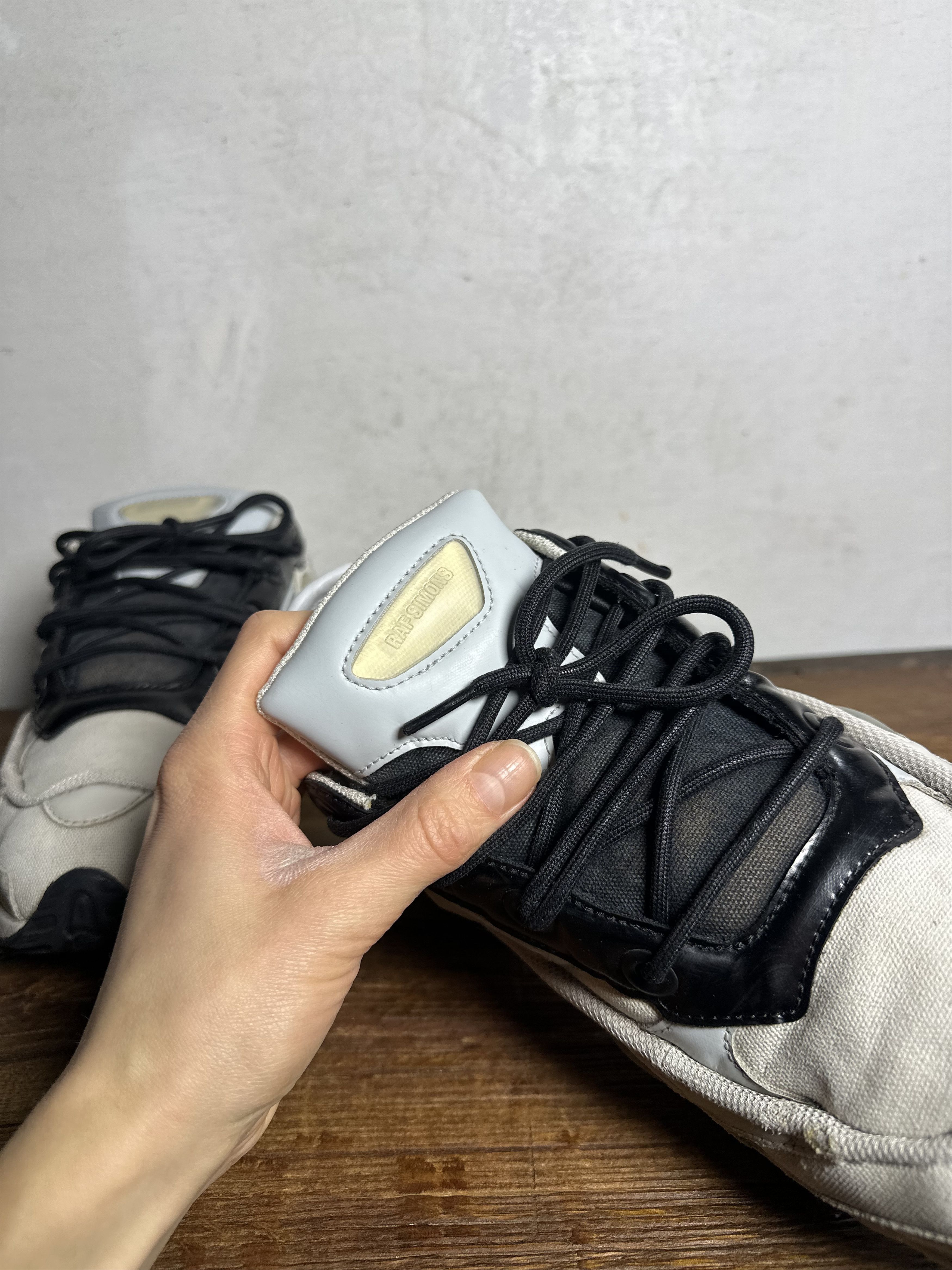 Adidas × Raf Simons Adidas by Raf Simons Ozweego 3 Cream White Sneakers Size US 10.5 / EU 43-44 - 9 Thumbnail