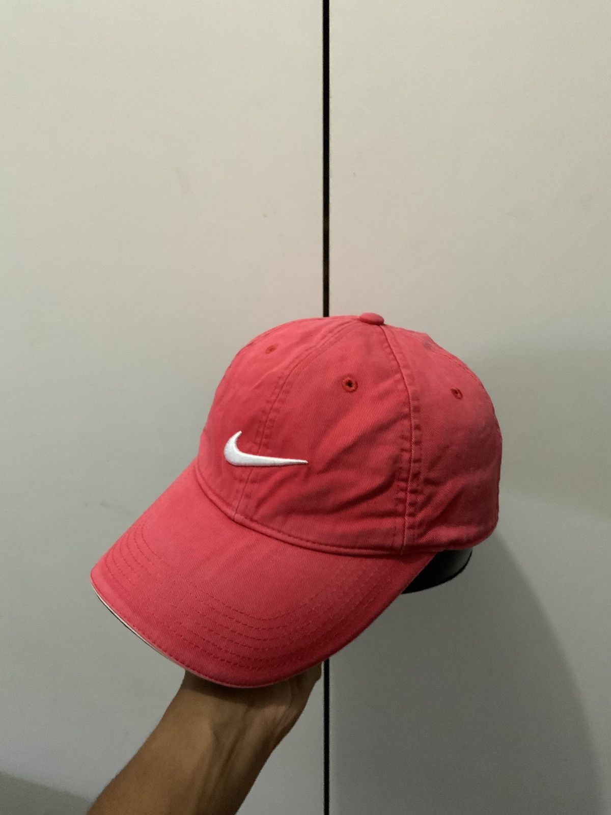 Nike Nike Swoosh Hat Size ONE SIZE - 1 Thumbnail